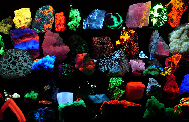 Fluorescing minerals. Photo by Hannes Grobe/AWI
