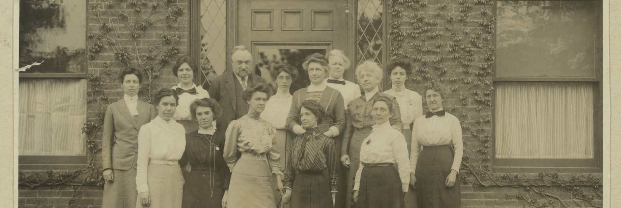 a black and white image of a group of women in the 20th century who are a class of female astronomers at harvard