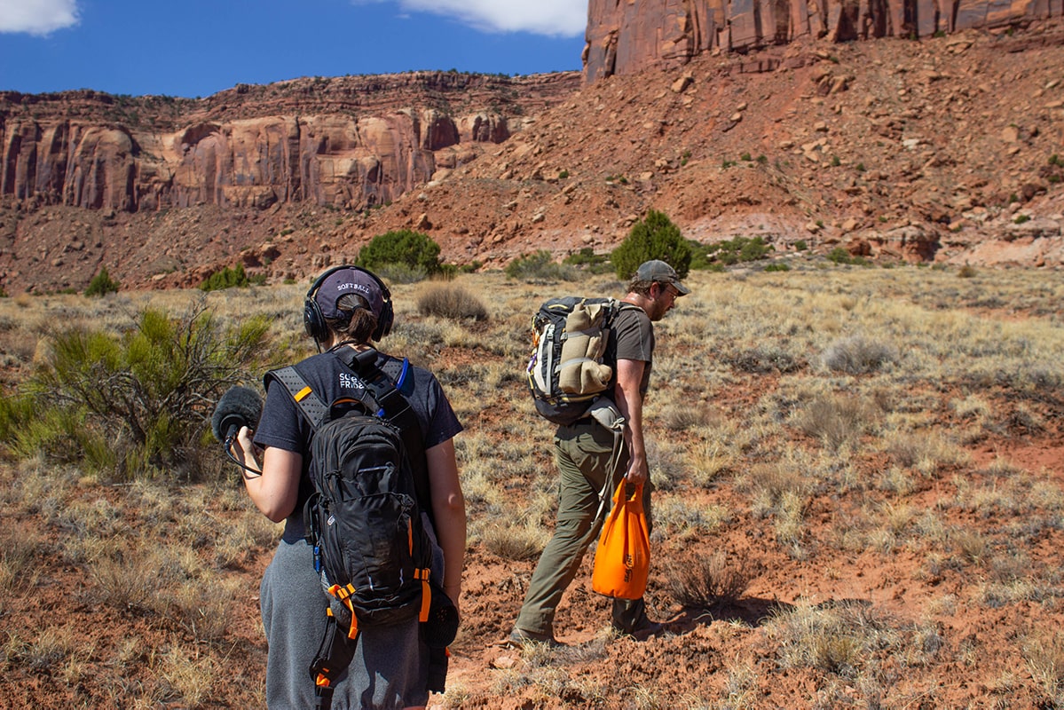 Two diggers trek into the Utah desert