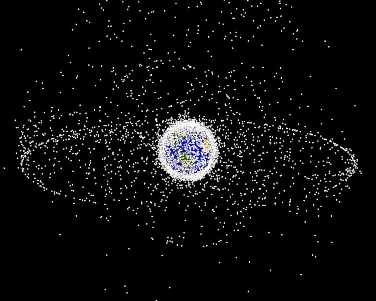 A computer-generated image of objects in Earth orbit that are currently being tracked.
