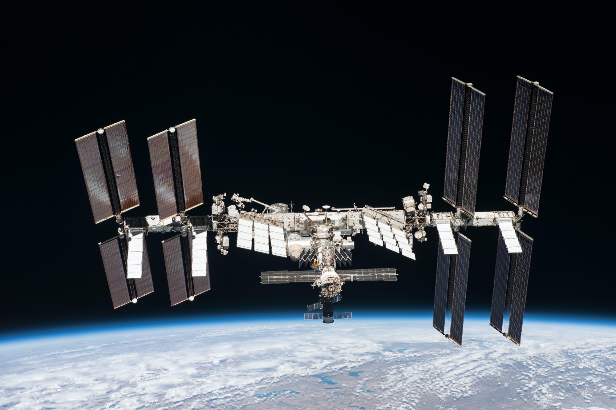 How a collision with the Russian space station Mir almost ended in