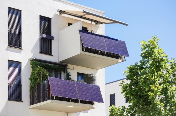 Recovering critical minerals from waste + Plug-in solar expands